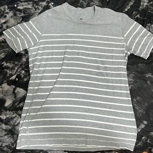 Small • Lululemon • Shirt